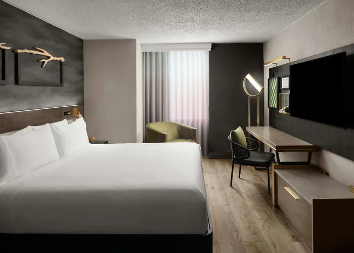 Renaissance Chicago North Shore