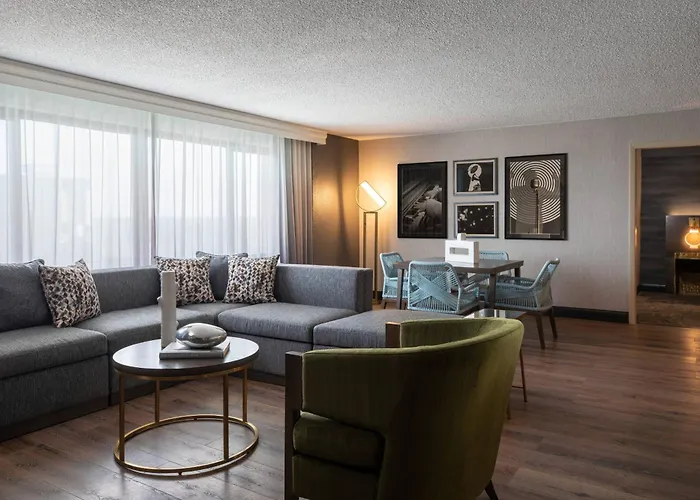 Renaissance Chicago North Shore Hotel