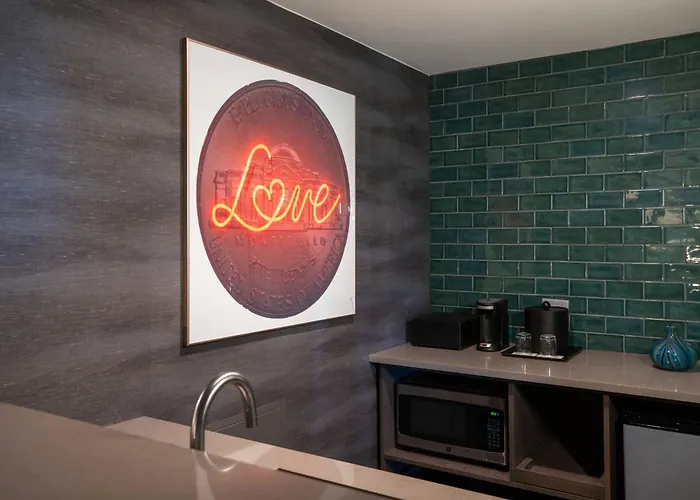 Renaissance Chicago North Shore 4*