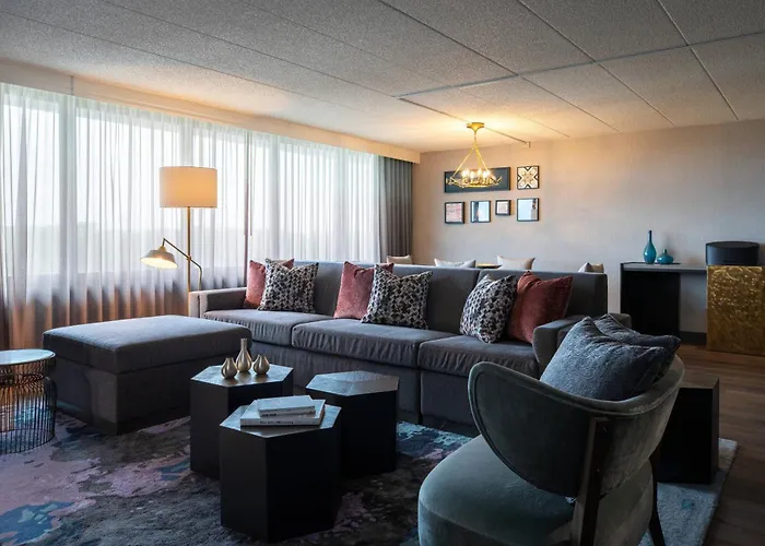 Renaissance Chicago North Shore Northbrook