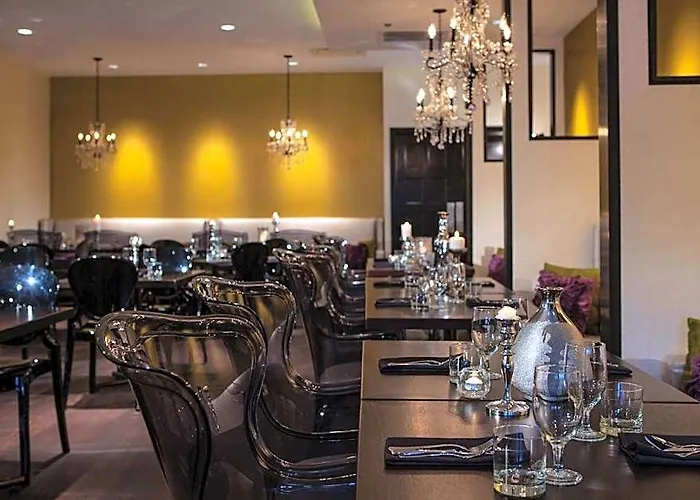 Renaissance Chicago North Shore Hotel