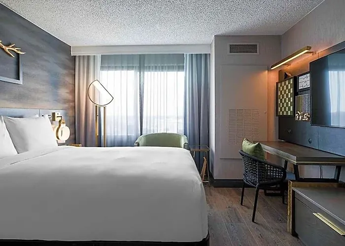 Renaissance Chicago North Shore Hotel
