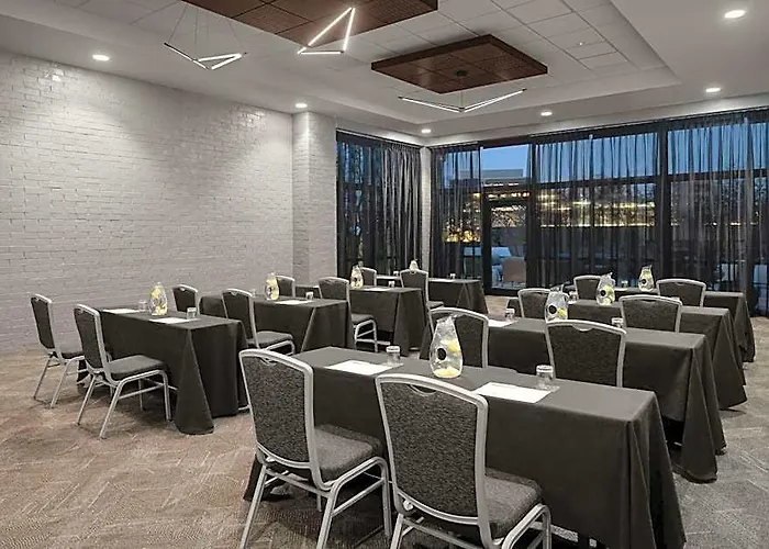 Renaissance Chicago North Shore Northbrook
