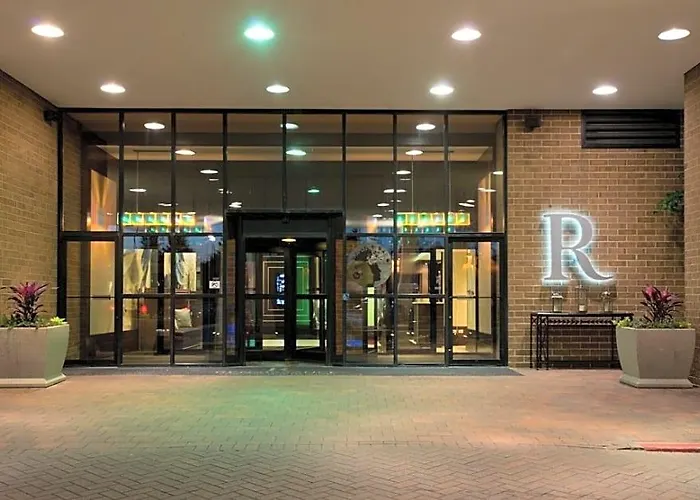 Hotel Renaissance Chicago North Shore