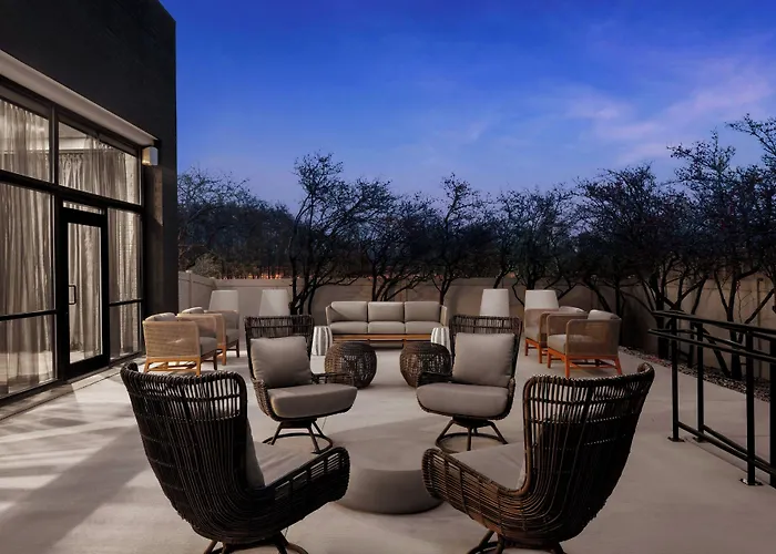 Renaissance Chicago North Shore Hotel 4*