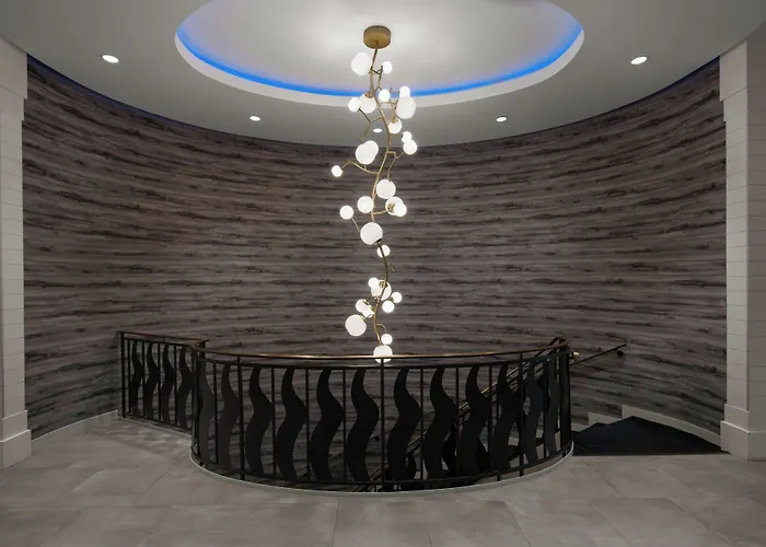 Renaissance Chicago North Shore Hotel 4*