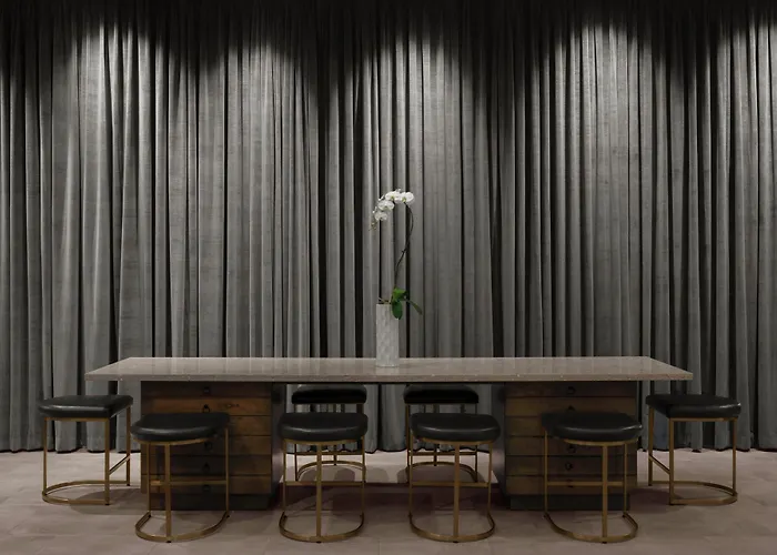Renaissance Chicago North Shore Hotel 4*