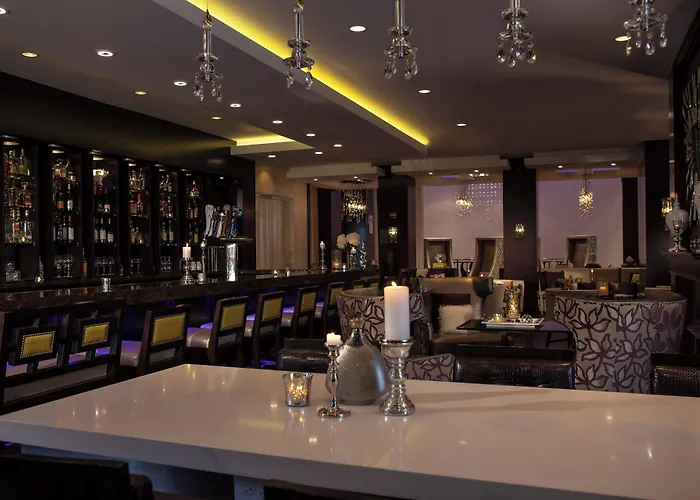 Hotel Renaissance Chicago North Shore